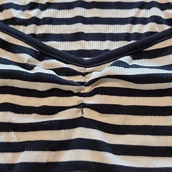 🌴 Simple Retro sweetheart, ribbed knit Tank Top 🌴 - Picture 3 of 5